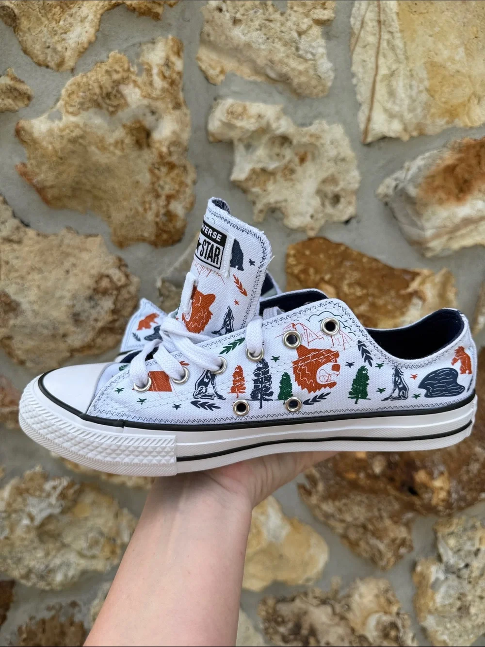 Converse Kids' camp print low tops kids size 5 women’s 7